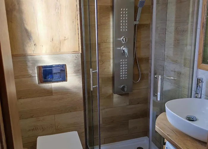 Semesterbostad Lesny Zakatek-domek Dab Parchowo